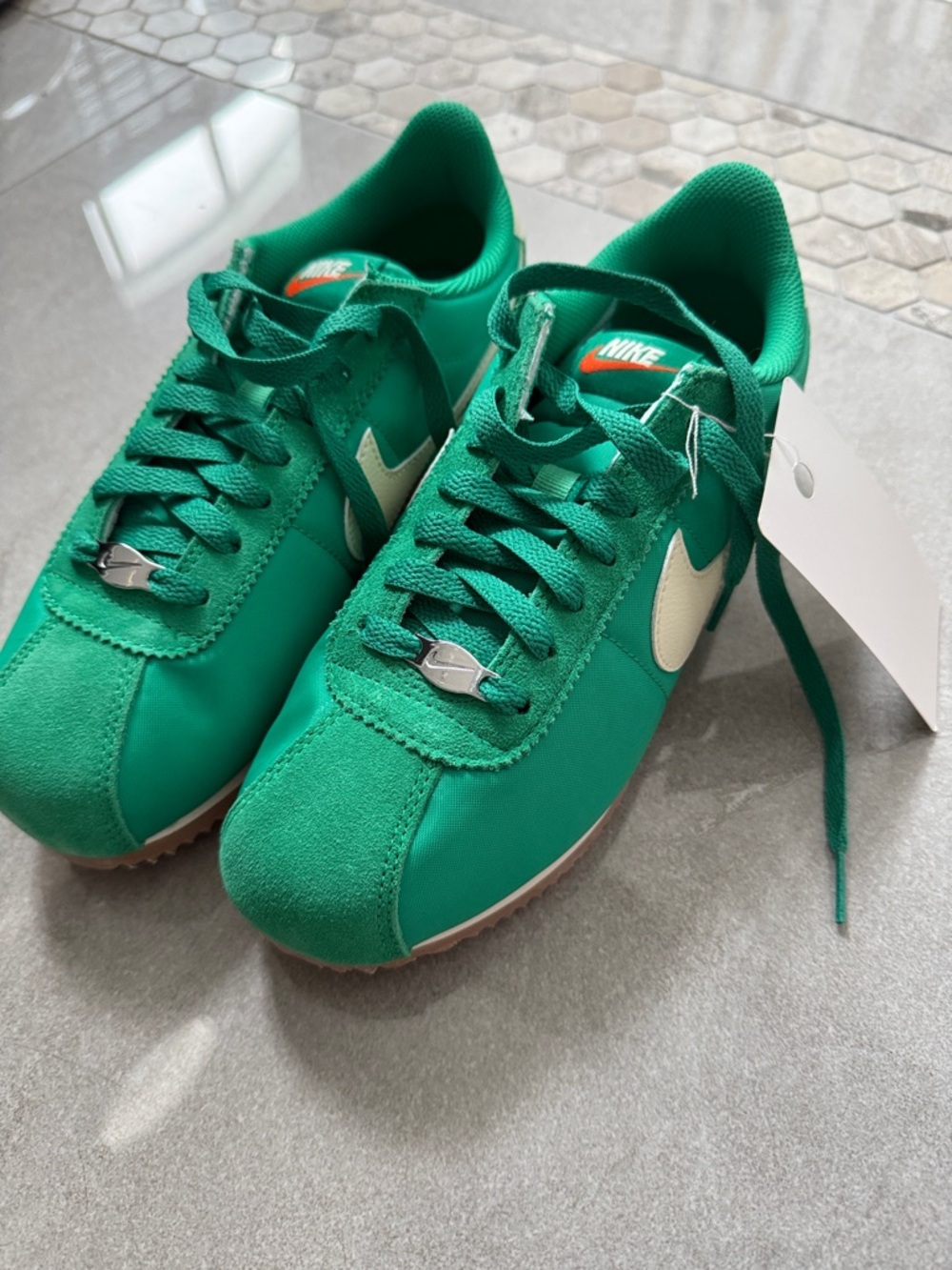 New ! Nike Green Cortez Sneakers with White Swoosh